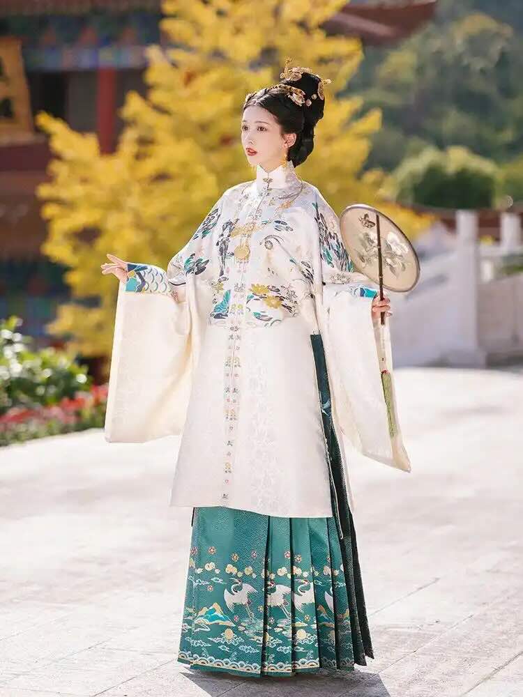 Ming Dynasty Hanfu - elegant standing collar with horse-face skirt, traditional Chinese imperial costume